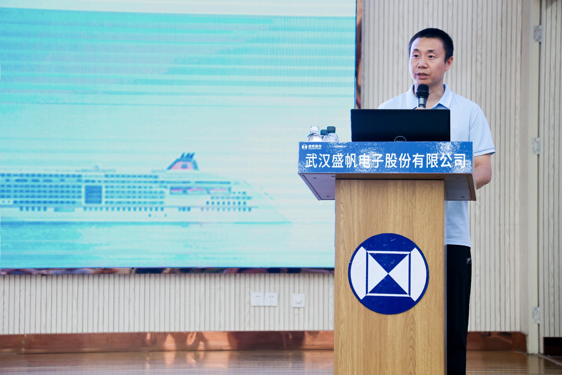 1718938152152662.jpg 1718938152152662.jpg